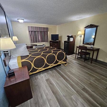 Hotel Super 8 By Wyndham Clinton Extérieur photo