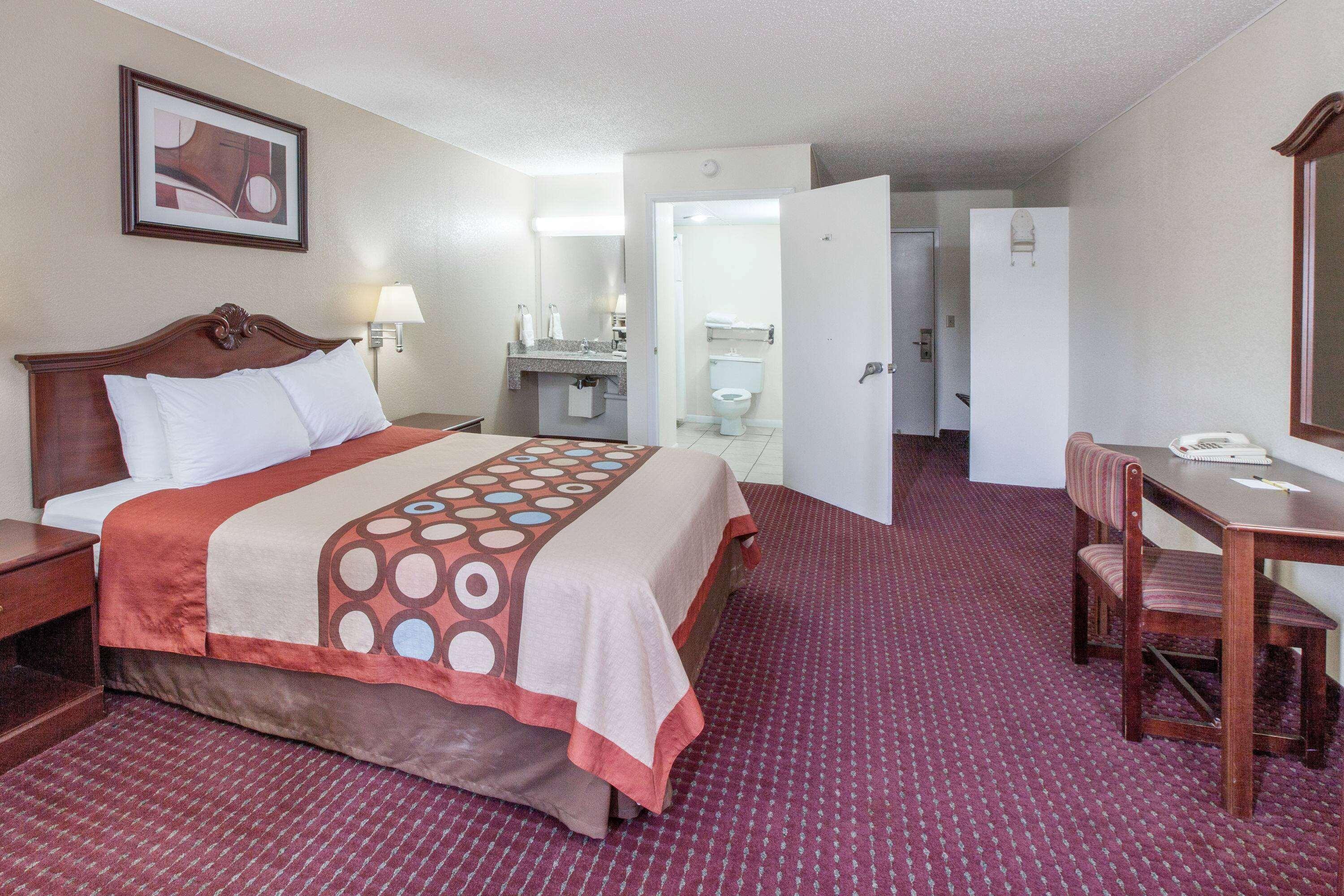 Hotel Super 8 By Wyndham Clinton Extérieur photo