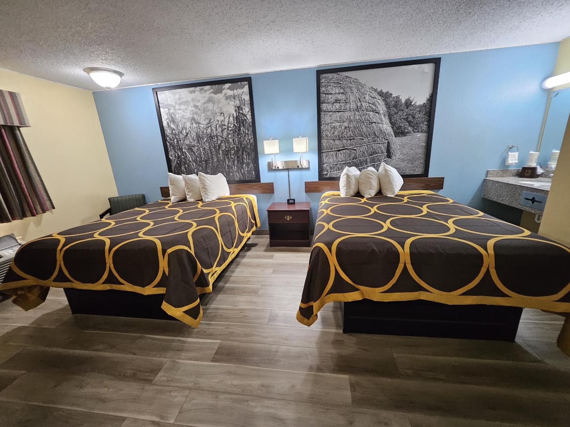 Hotel Super 8 By Wyndham Clinton Extérieur photo