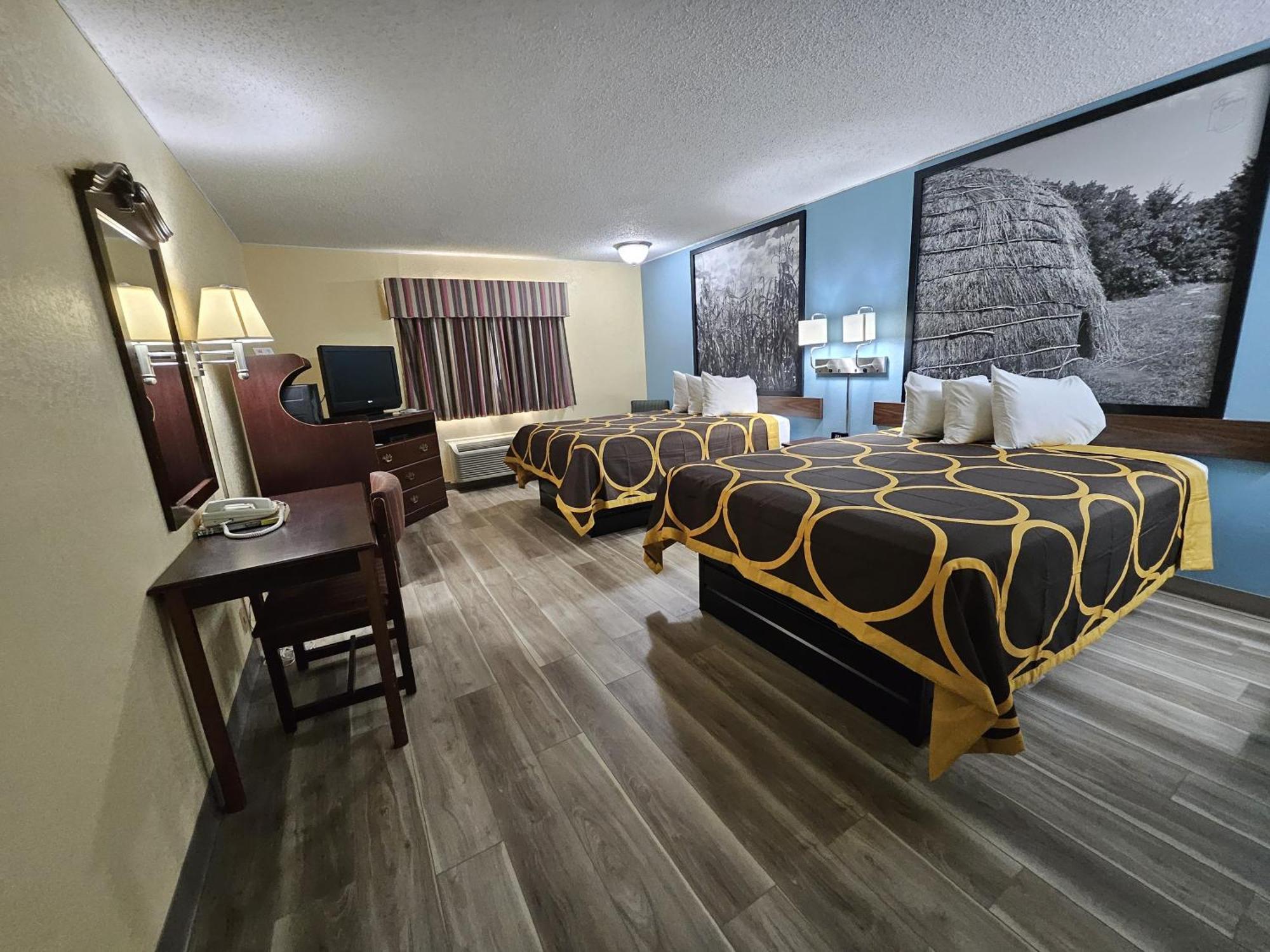 Hotel Super 8 By Wyndham Clinton Extérieur photo